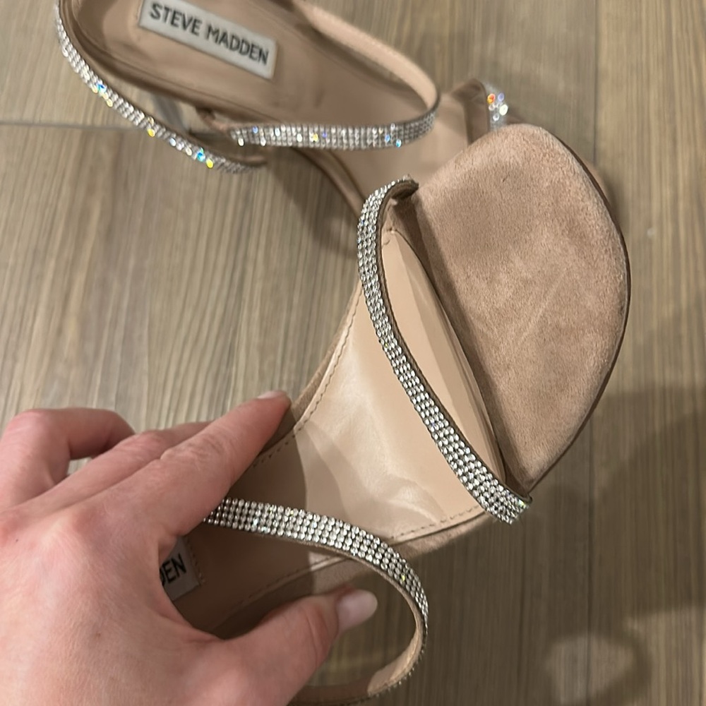 Heels - Picture 5 of 6